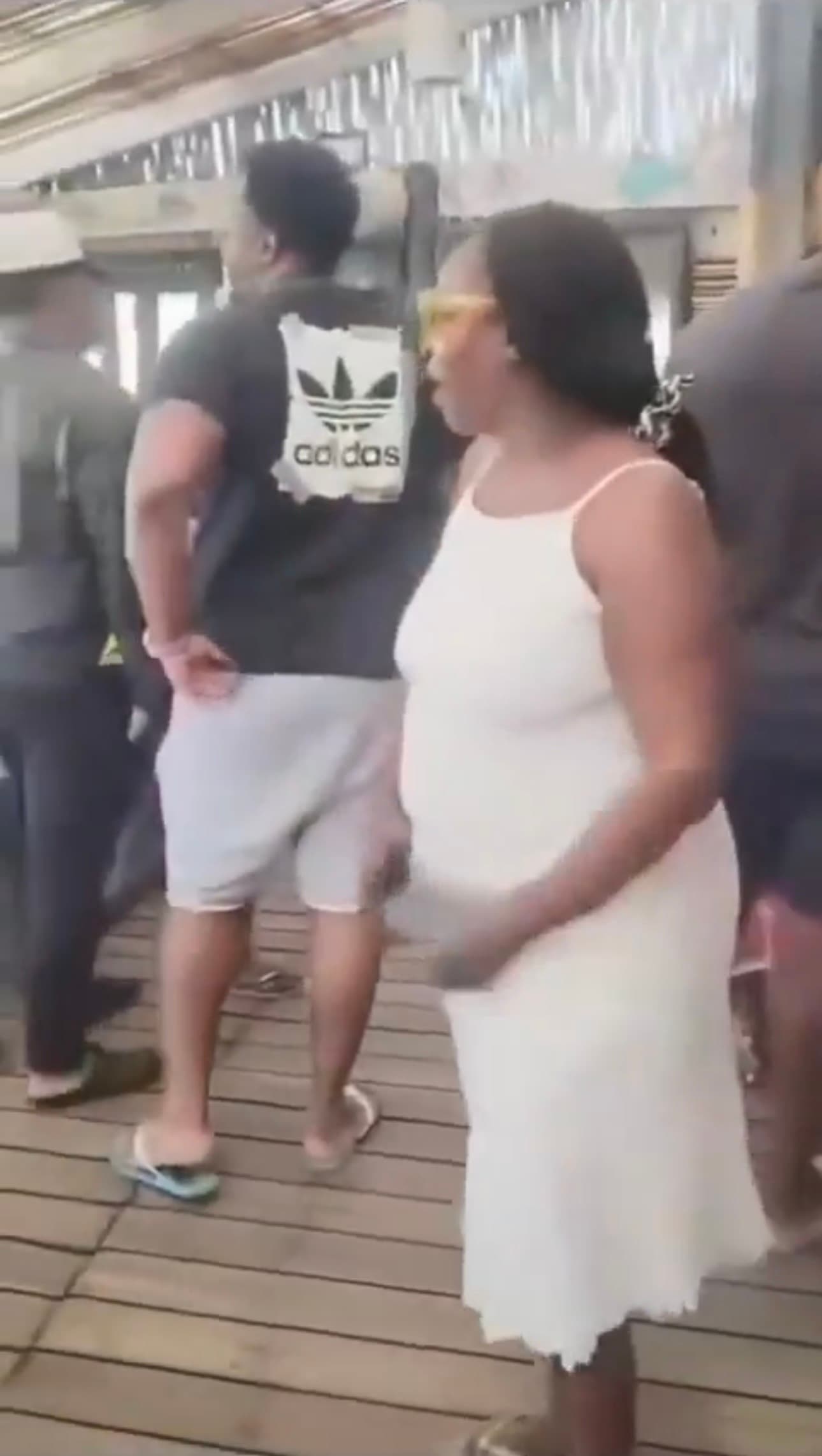Watch:  “Go Back Home!” — South African Tourists Reportedly Chased Out of Mozambique Restaurant
